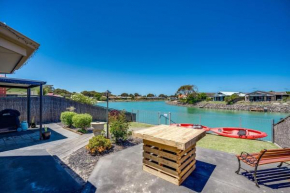 17 Matthew Flinders Dve Encounter Bay-No Linen Included-Waterfront